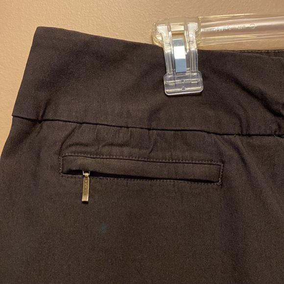Stretchy pull on dress pants with decorative pocket - Picture 4 of 6